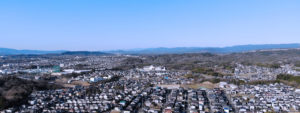 ドローンで撮影した三重県名張市の街並み