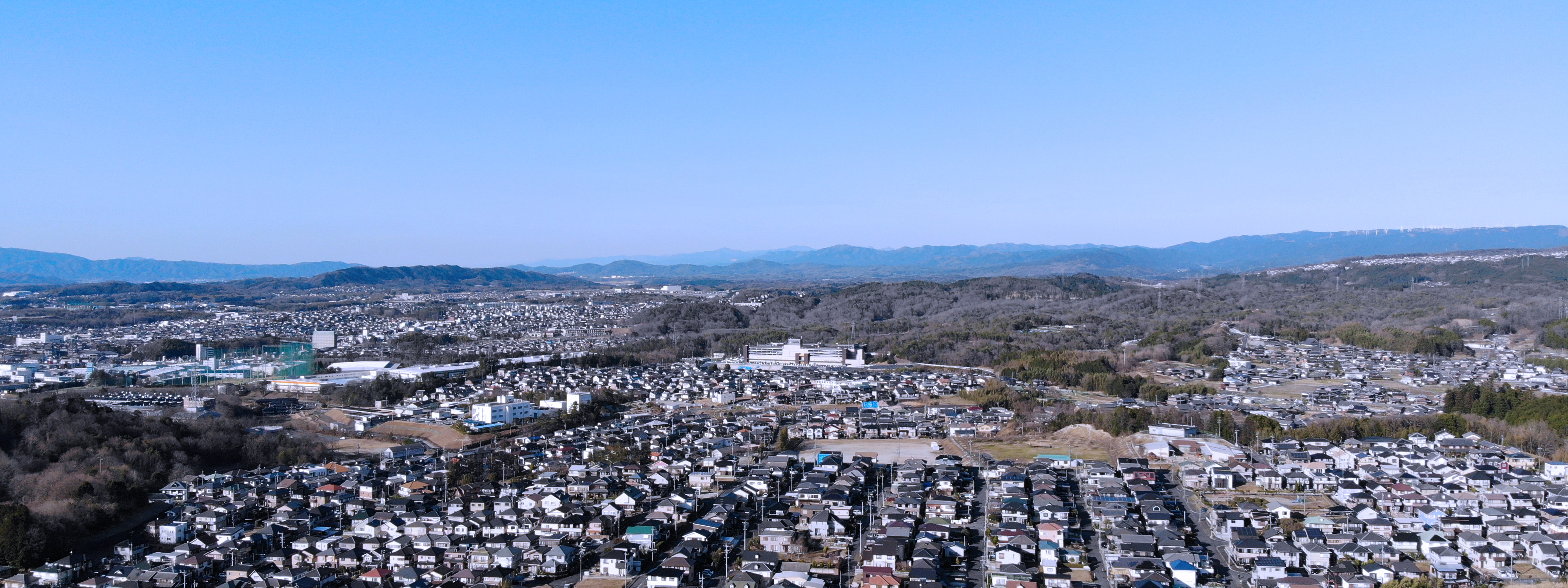 ドローンで撮影した三重県名張市の街並み